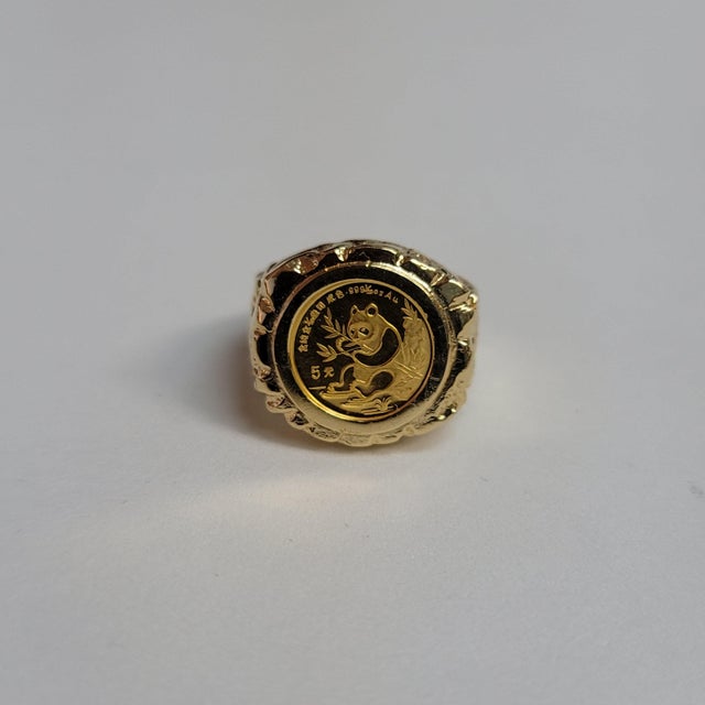 1991 Nugget Panda Coin Ring, Size 12 For Sale - Image 4 of 6