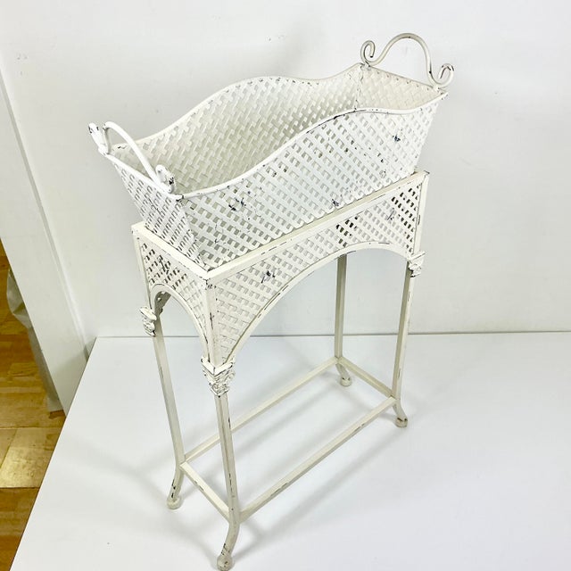1970s 1970s Mid-Century Boho Chic Coastal Victorian Tole Metal Flat Bar Lattice Plant Stand. For Sale - Image 5 of 13