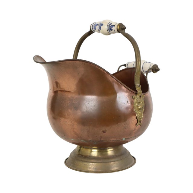 Copper Antique Copper Helmet-Shaped Coal Scuttle with Lion Heads and Delft Ceramic Details For Sale - Image 8 of 15