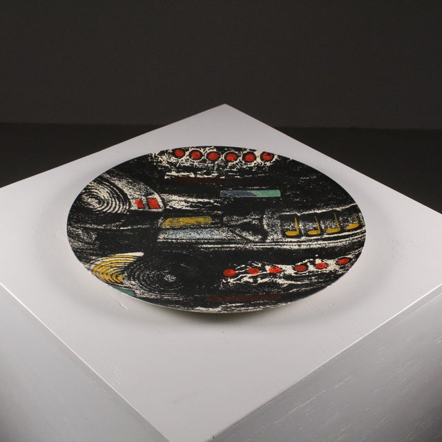 Victor Plate in Hand-Painted Metal, 1970s For Sale - Image 4 of 7