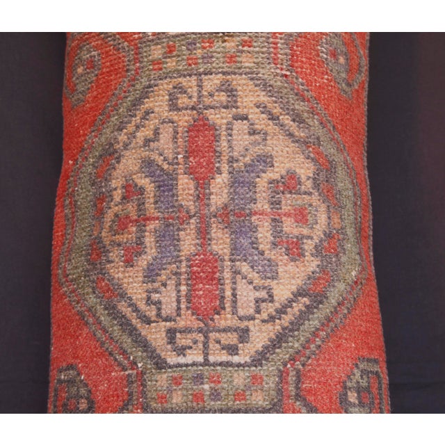 Here i am listing a 100% Handmade double knotted rug pillow cover, made from Vintage Oushak carpet rug. This’s a modern...