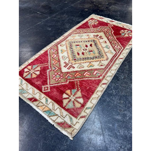 Turkish Yastik Rug 1'4" x 2'7" For Sale - Image 4 of 5