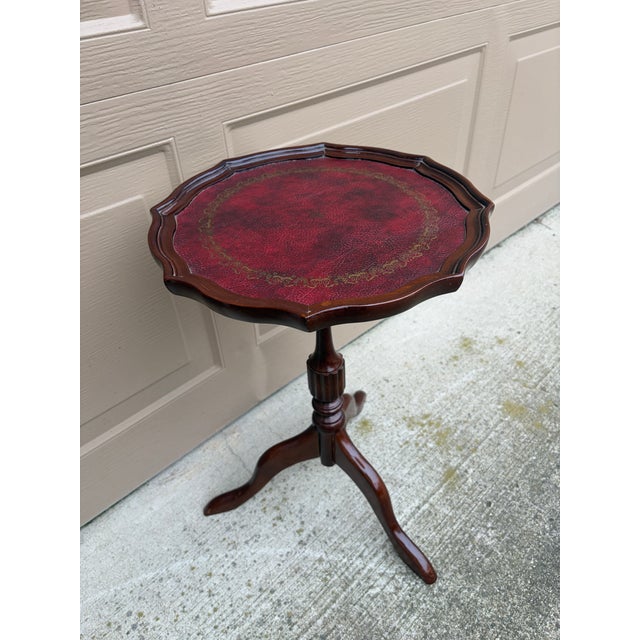 1980s Vintage Georgian Embossed Red Leather Top Mahogany Side Table For Sale - Image 5 of 8