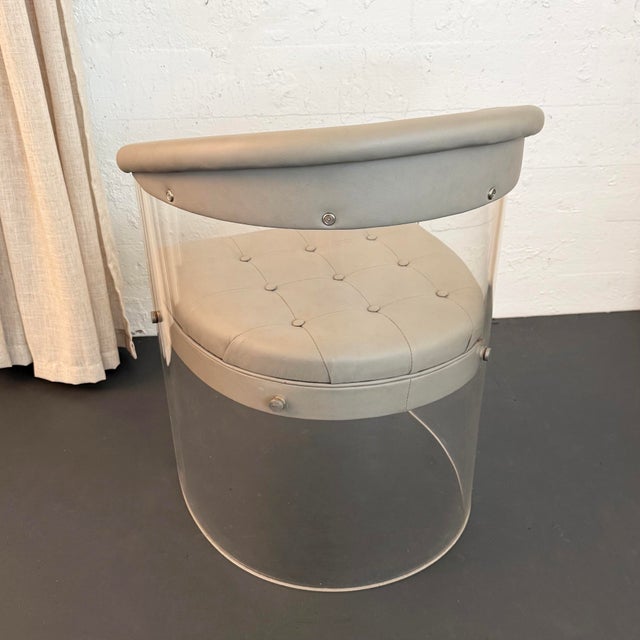 Animal Skin 1970s Clear Lucite and Leather Kagan-Style Barrel Tub Chair For Sale - Image 7 of 8