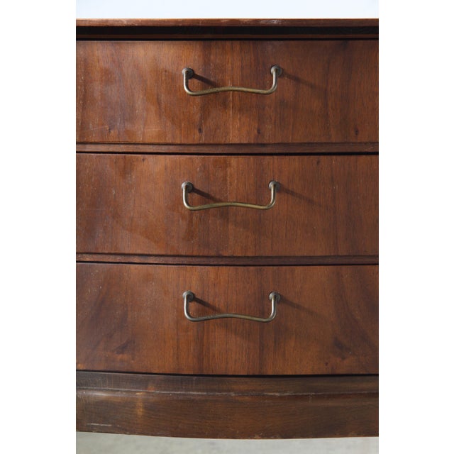 1950s Vintage Walnut Bedside Table in the style of Ole Wanscher, Denmark, 1950s For Sale - Image 5 of 18