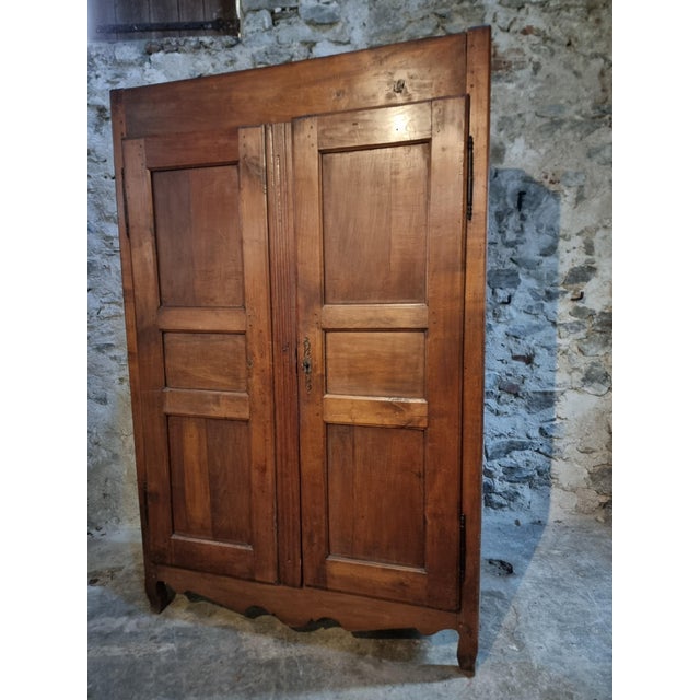 French Cabinet in Cherry Wood, 1700s For Sale - Image 10 of 18