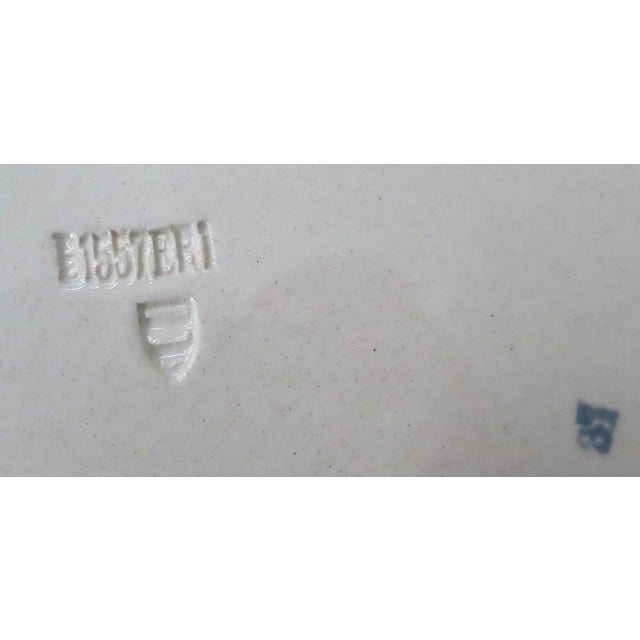 Fine Quality Early 1900s Antique Beehive Mark Austrian Majolica Fish Motif Plates - Set of 7 For Sale - Image 10 of 13