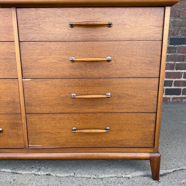 Mid 20th Century Henredon Heritage Mid Century Dresser For Sale - Image 5 of 12