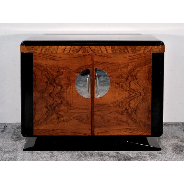 Small Art Deco Sideboard in Walnut with Black High-Gloss Lacquer Accents, 1930s For Sale - Image 6 of 10