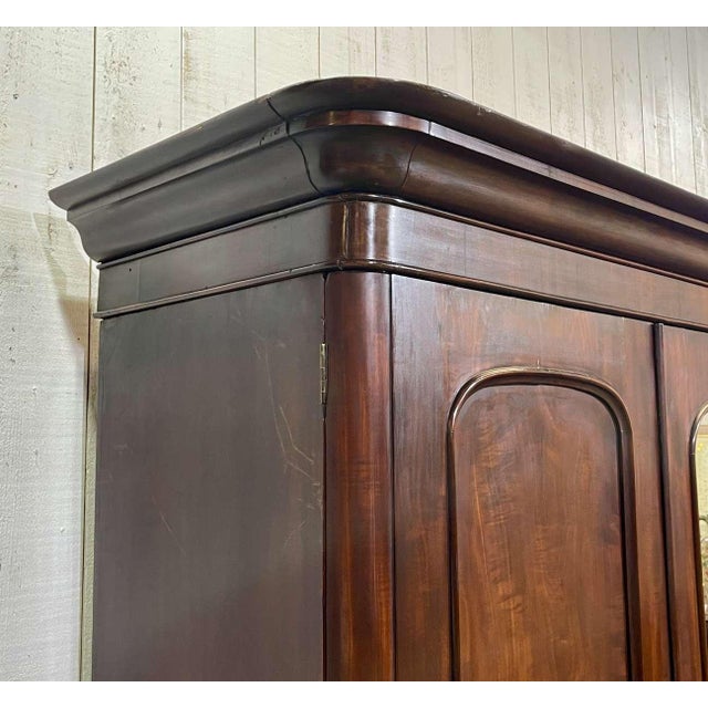 antique Victorian English Wardrobe in Mahogany, 1800s For Sale - Image 5 of 18