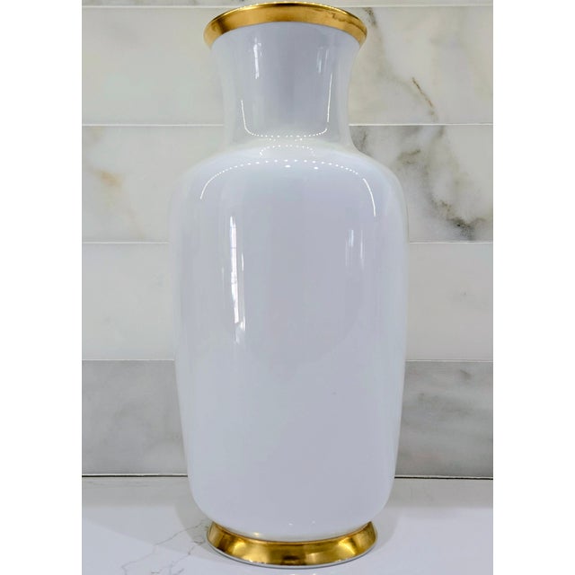 Mid-Century Modern Gerold Porzellan Bavaria White Cabinet Vase With Gold Trim – Western Germany Mid 20th Century For Sale - Image 3 of 9