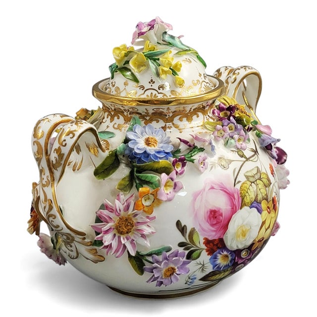 Antique Coalport Flower-Encrusted Pot, 1815 For Sale - Image 4 of 14