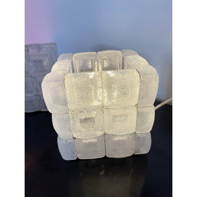 Clear bubble glass cube table or bedside lamps, large model for this type of lamps by Poliarte. Famous design like Mazzega...