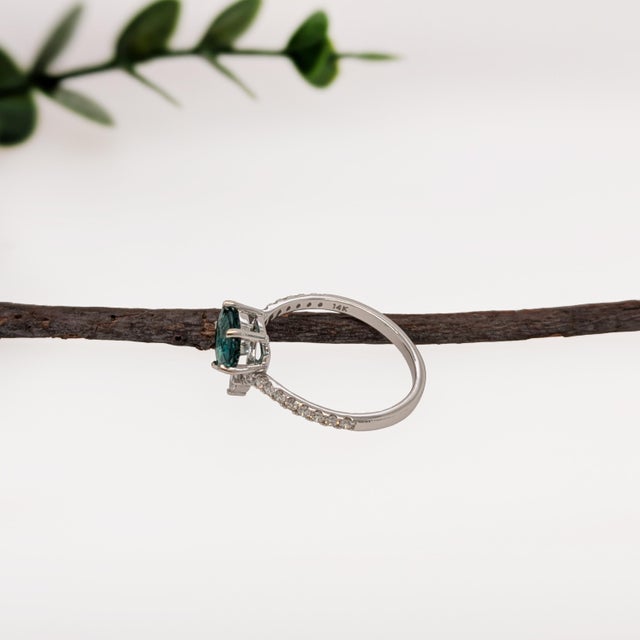 1.20cts Indicolite Tourmaline Diamond Ring in 14k Gold | Pear 7x6mm, Size 6.25 For Sale In Columbus - Image 6 of 8