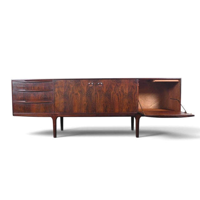 Brown Mid 20th Century McIntosh "Dunotter" Credenza in Brazilian Rosewood For Sale - Image 8 of 15
