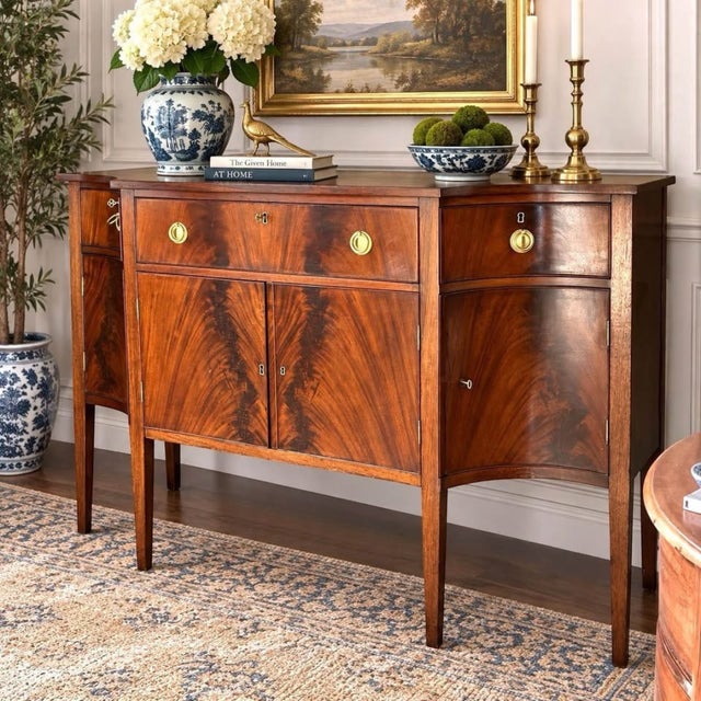 Antique Flame Mahogany Federal Sheraton Breakfront Sideboard | Buffet | Credenza For Sale In Raleigh - Image 6 of 10