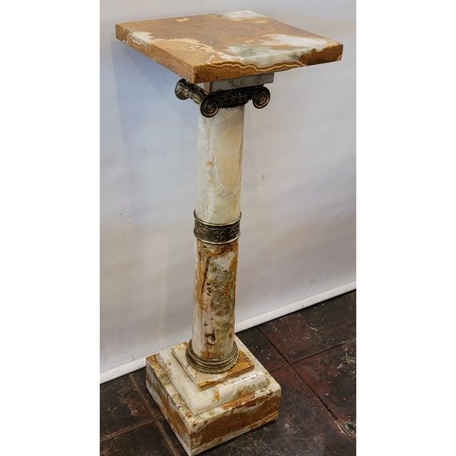 White 1870s Italian Neo Classic Onynx & Marble Pedestal Column Fern Stand Statue Stand For Sale - Image 8 of 9
