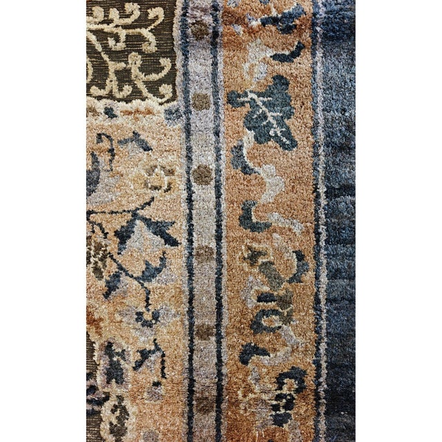 Chinese 1980s Gray Cloud Band Classical Motif Medallion Vintage Chinese Silk Small Rug For Sale - Image 3 of 9