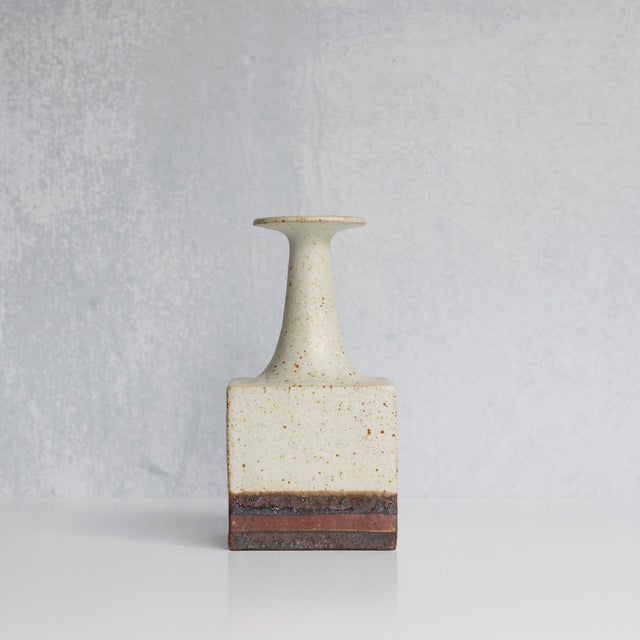 Mid-Century Modern Pair of Rare Bruno Gambone Ceramic Vases Italy – Mid-20th Century For Sale - Image 3 of 13