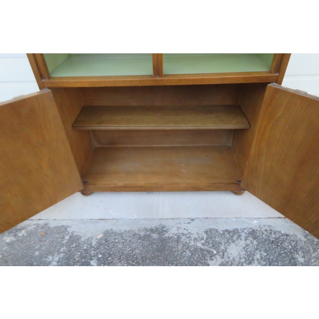 Mid 20th Century Drexel Esperanto Collection Shelving Display Cabinet Bookshelf 6202 For Sale - Image 12 of 18