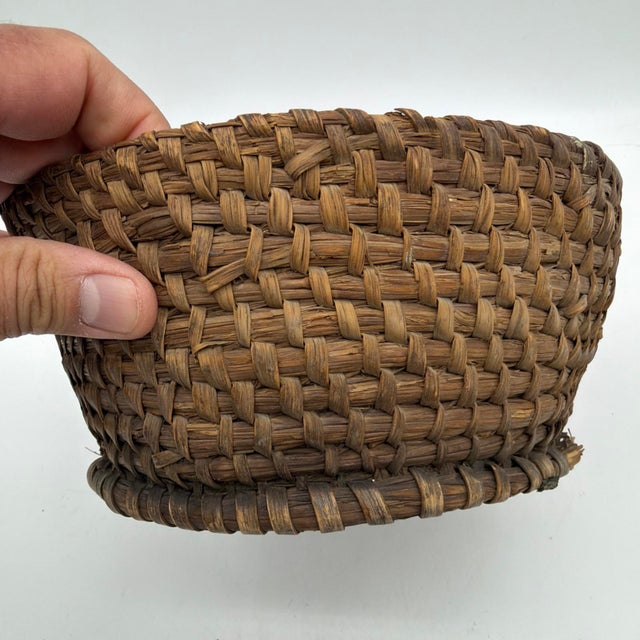 Textile Antique Pennsylvania Coiled Rye Straw Basket, 19th Century, Lancaster County For Sale - Image 7 of 13