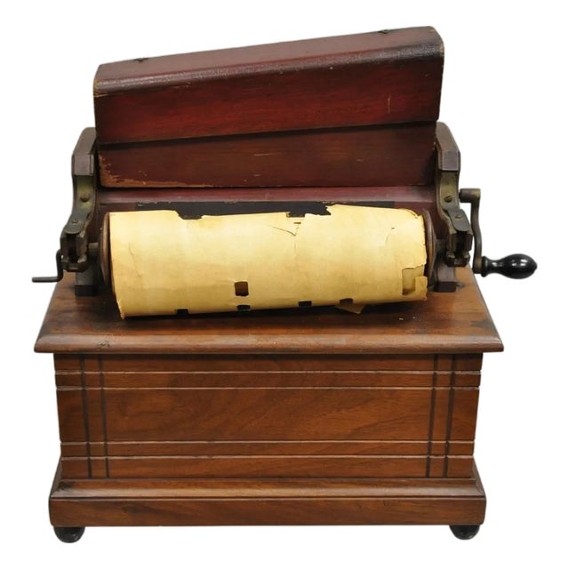 Late 19th Century Antique Victorian Clariona Merritt Gally 14 Reed Pipe Organette Small Music Box For Sale