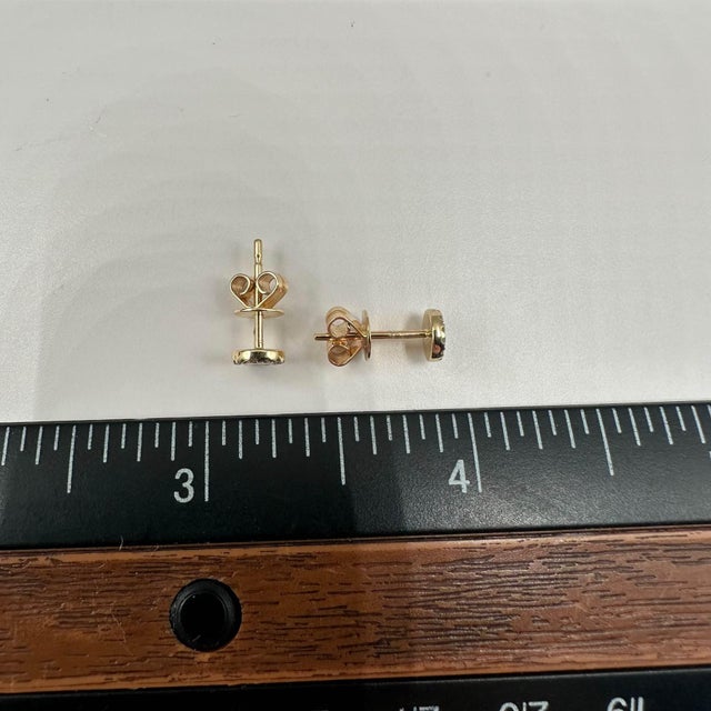 Early 21st Century Mother of Pearl & Diamond Studs in 14kt Yellow Gold - 0.10ctw Gh Si, 5.2mm, A Pair For Sale - Image 5 of 5