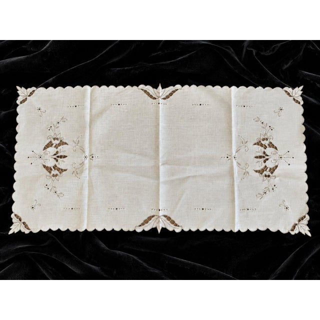 Textile Vintage Madeira Style Embroidered Linen Table Set 5 For Sale - Image 7 of 10