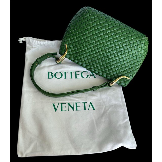 2024 Bottega Veneta Pipe Shoulder Hobo Bag Medium Avacado Green Gold Lambskin Leather Intrecciato For Sale - Image 12 of 12