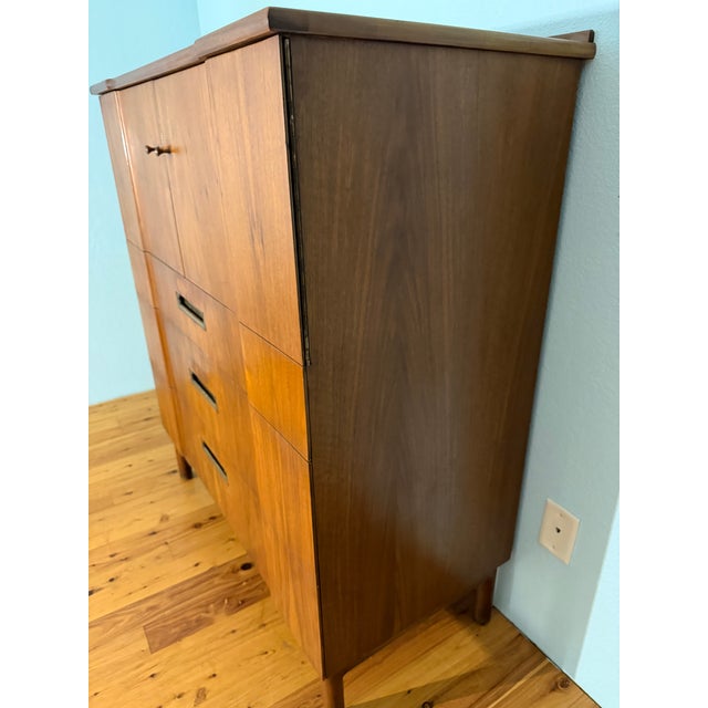 John Widdicomb 1960s John Widdicomb Mid Century Walnut Highboy Dresser For Sale - Image 4 of 7