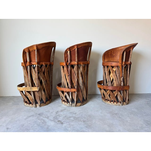 1980s Vintage Mexican Southwest Equipale Leather and Cedar Wood Bar Stools — Set of 3 For Sale - Image 5 of 12