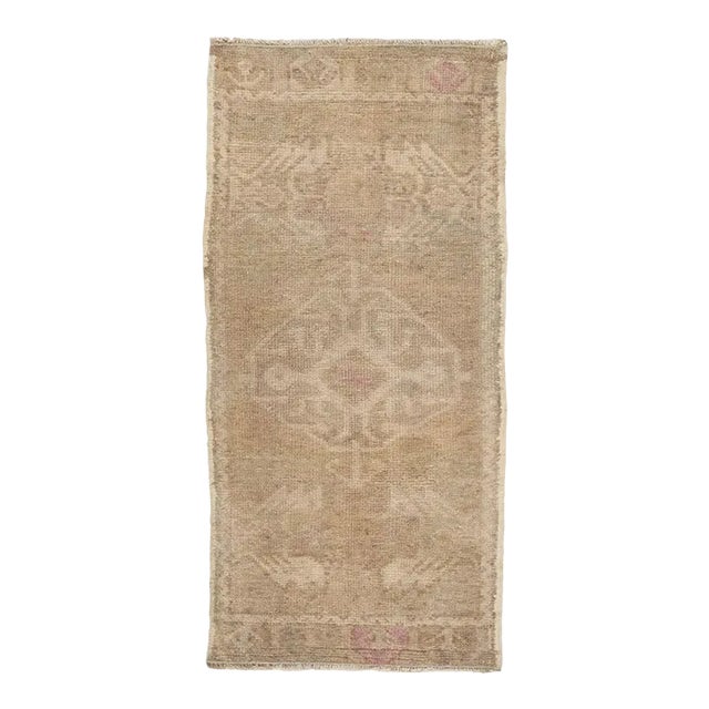 A Vintage Turkish Yastik Rug 1'5 X 3' For Sale