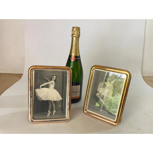 Vintage Italian picture frame, 1970s. this has been made in Italy. In gilt Metal. The pictures are from the 50's, with a...