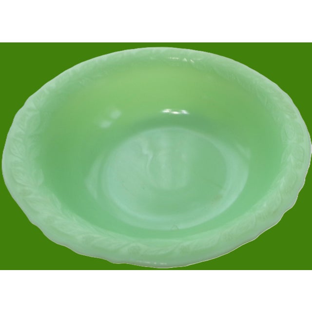 1930s McKee Jadite Triple Leaf Rim Bowl – 9" – Perfect Condition For Sale - Image 10 of 10