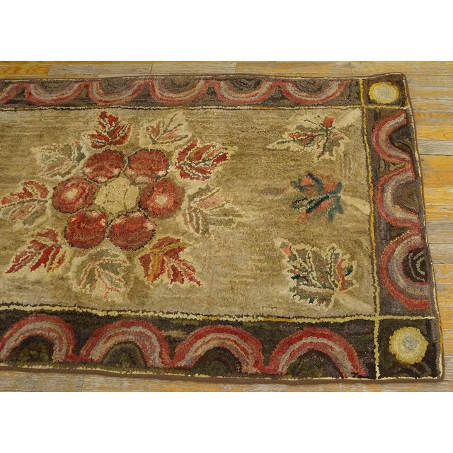 1900 - 1909 1900s Brown Floral Antique Fan Arc Border American Folk Art Hooked Small Rug For Sale - Image 5 of 15