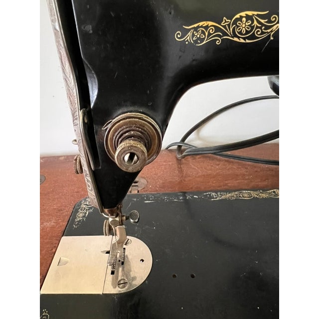 Black Vintage 1930s Singer Electric Sewing Machine in Original Wooden Cabinet With Extension Leaf For Sale - Image 8 of 16