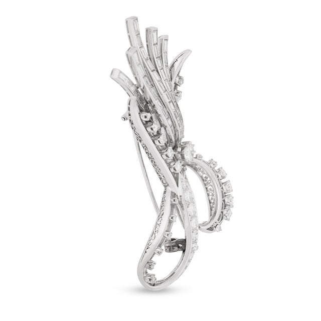 Contemporary 1950s Mid Century 6.25 Carat Diamond Platinum Brooch For Sale - Image 3 of 6