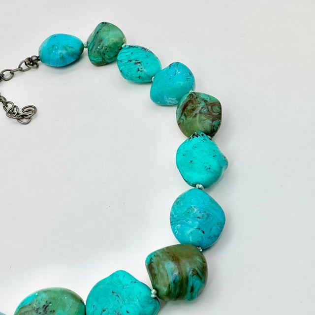 1980s Southwestern Navajo Boho Chic Faux Turquoise Rock Beaded Necklace, 19” For Sale - Image 9 of 9