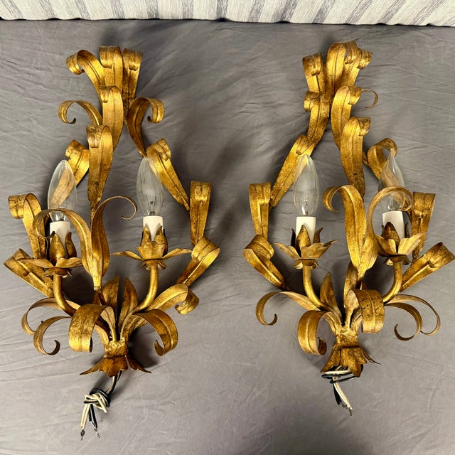 Mid 20th Century Hollywood Regency Style Italian Gold Leaf Sconces For Sale - Image 4 of 10