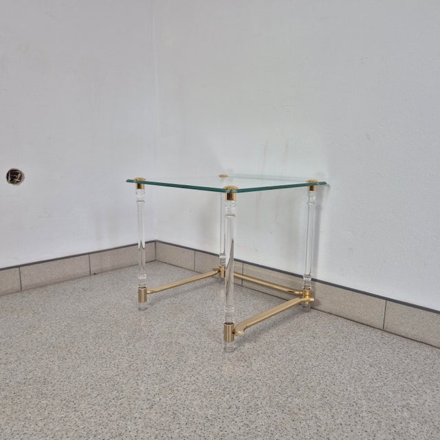 1960s Hollywood Regency French Side Table in Acrylic, Brass and Glass, 1970s For Sale - Image 5 of 10