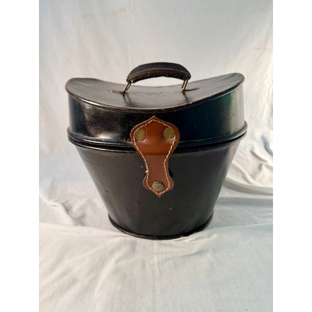 Animal Skin Vintage, English Leather Hat Box For Sale - Image 7 of 11