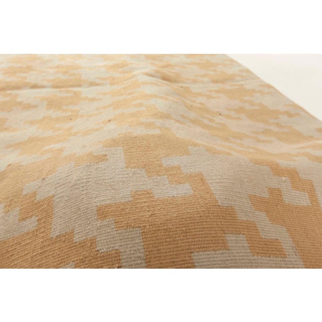 Modern Beige Flat-Weave Rug by Jeffrey Bilhuber for Doris Leslie Blau For Sale In New York - Image 6 of 6