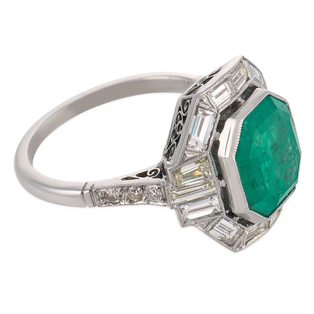 Art Deco Style 4.48 Carat Emerald Diamond Platinum Ring, Size 7.5 For Sale - Image 4 of 6
