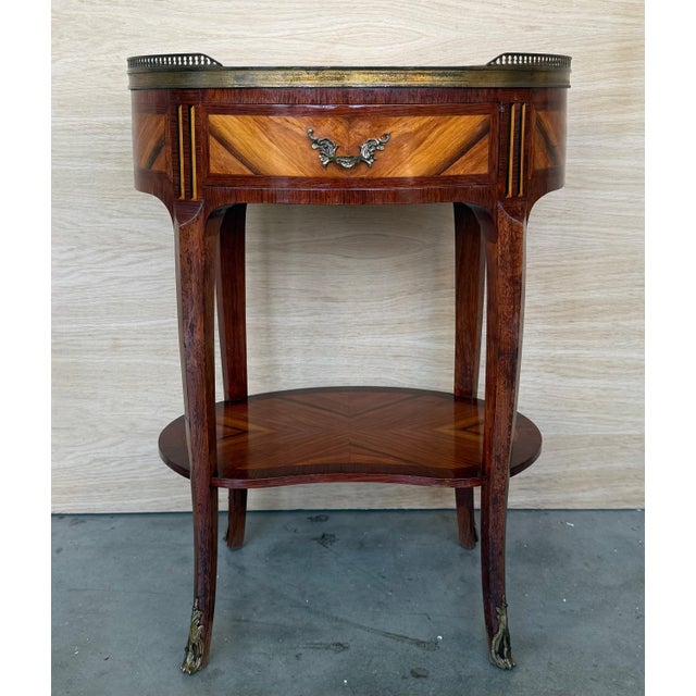 Early 20th Century Pair of Louis XV Oval Bouillotte Shape Nightstands with Drawer and Low Shelve For Sale - Image 16 of 18