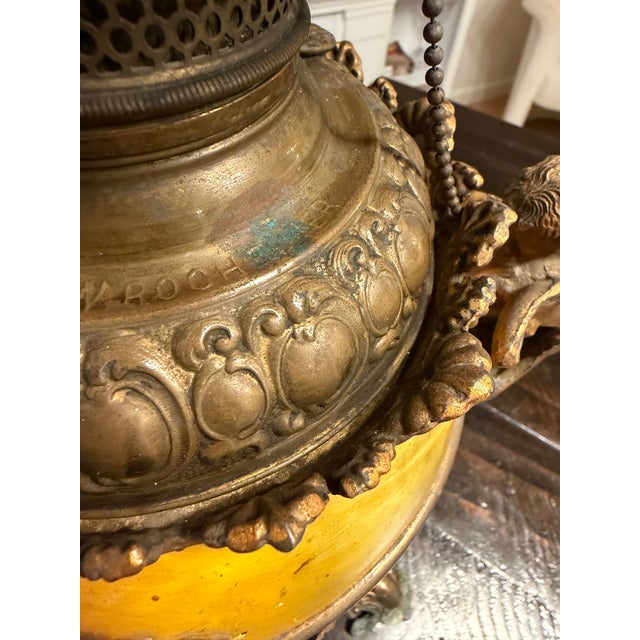 Very nice parlor lamp manufactured in the late 19 century or early 20th century which has been at one point electrified,...