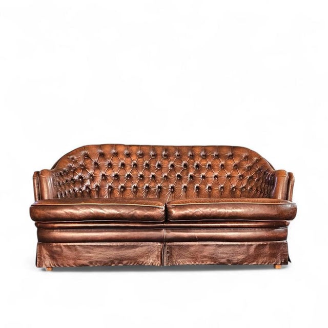 Small Chesterfield 2-Seater Sofa in Brown Leather For Sale - Image 3 of 11