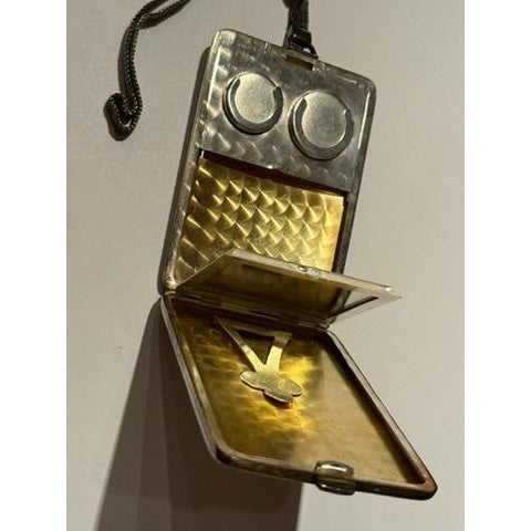 Vintage Elgin Art Deco Period Sterling Silver Ladies Dance Purse Compact Mirror With Coin Slots and Silver Mesh Wrist Strap For Sale - Image 13 of 16