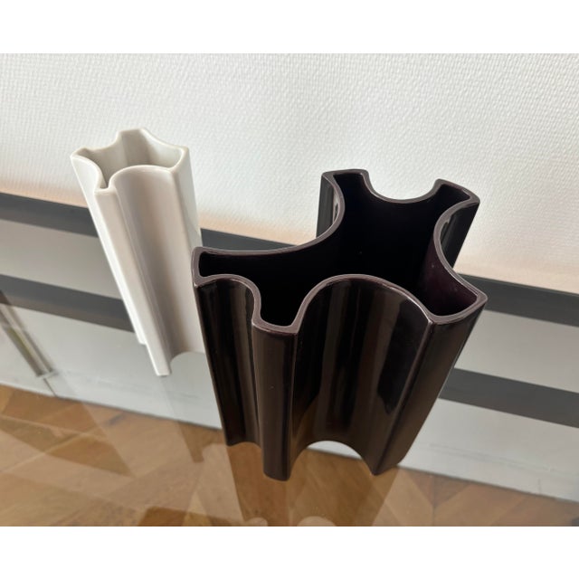 Black and White Ceramic Vases by Angelo Mangiarotti for Fratelli Brambilla, 1960s, Set of 2 For Sale - Image 6 of 8