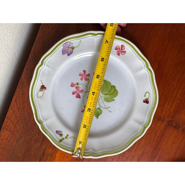 Set of 4 Longchamp France Hand-Painted Floral Dessert Plates, French Faience, Peint À La Main For Sale - Image 10 of 11