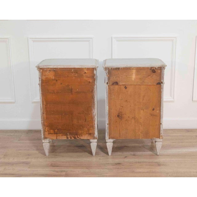 Off-white Pair of Swedish Bedside Tables, ca. 1910 For Sale - Image 8 of 9